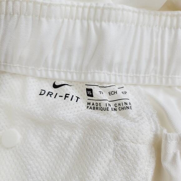 Nike Standard Fit Womens Golf Shorts - Picture 6 of 8
